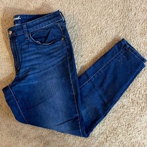 Women’s Universal Thread Mid Rise Skinny Jeans